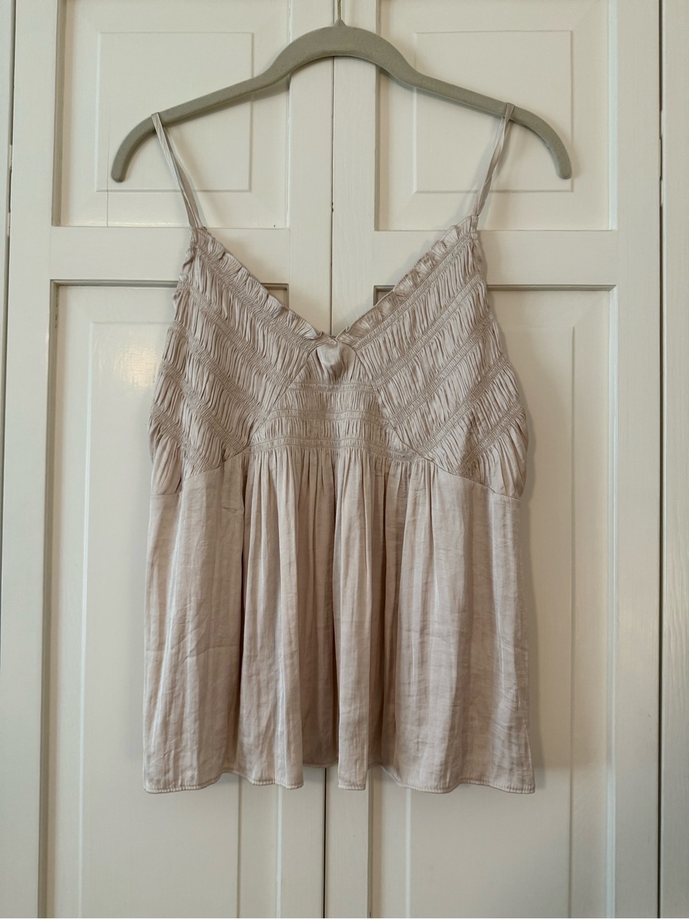 grade & gather Smocked V-Neck Spaghetti Strap Camisole in Champagne